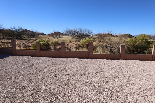 Building Photo - Great Home Great price!