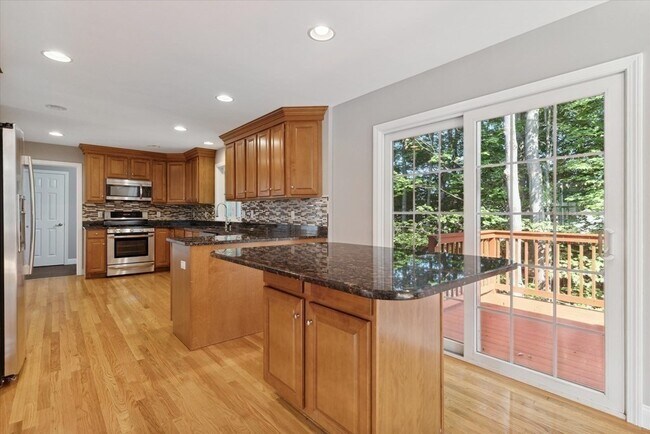 Building Photo - 19 Benjamin Ln