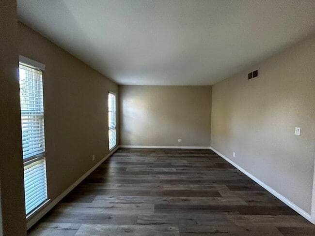 Building Photo - DON'T MISS OUT! HOME AVAILABLE BEGINNING OF MAY