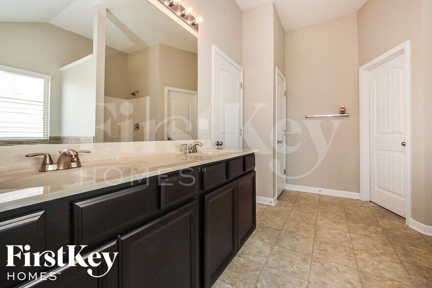 Building Photo - 1816 Crandon Ct
