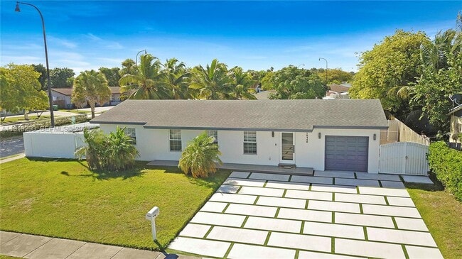 Building Photo - 15440 SW 102nd Pl