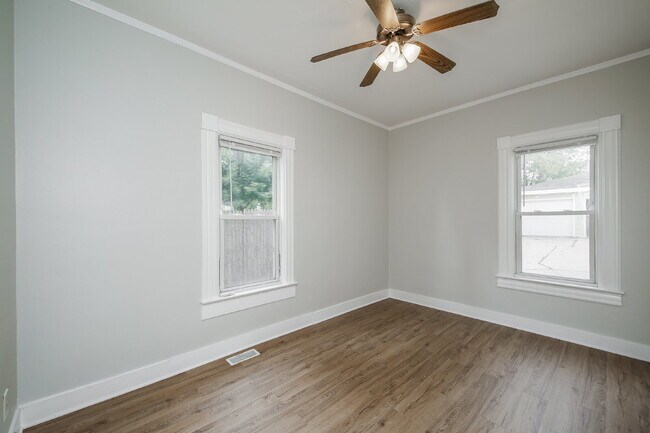 Building Photo - Updated 3-bedroom with Garage