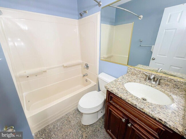 Building Photo - 3217 St Lukes Ln