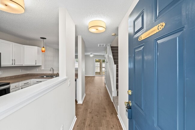 Building Photo - 3574 Evergreen Way