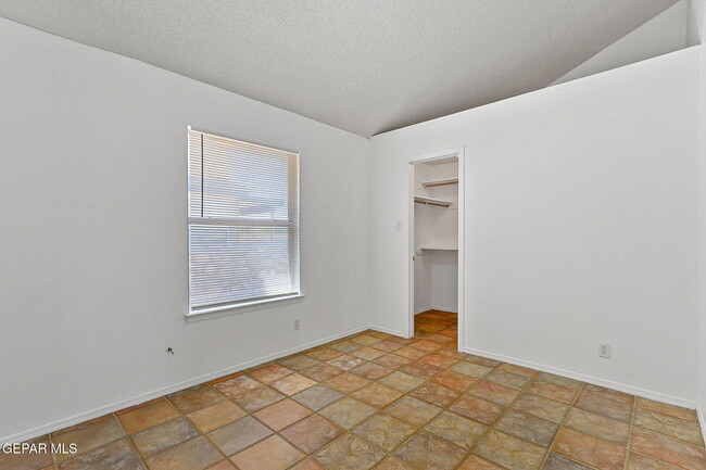 Building Photo - 5937 Chippendale Ave