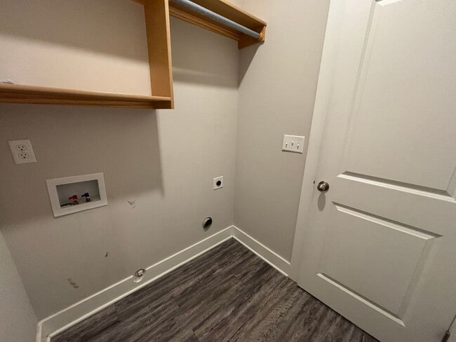 Building Photo - Spacious 3BR Home with Granite Kitchen & Covered Patio Near 53rd & Meridian