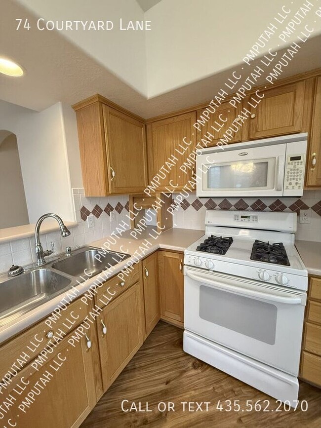 Building Photo - 74 Courtyard Ln E