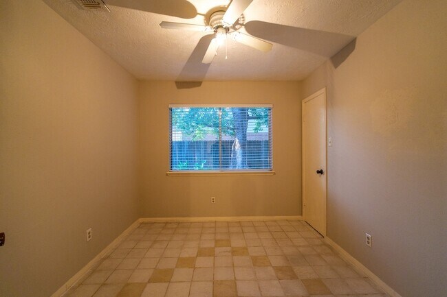 Building Photo - 7521 Brookleaf Dr