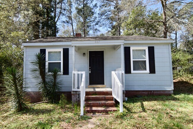 Building Photo - 667 Lorraine Dr