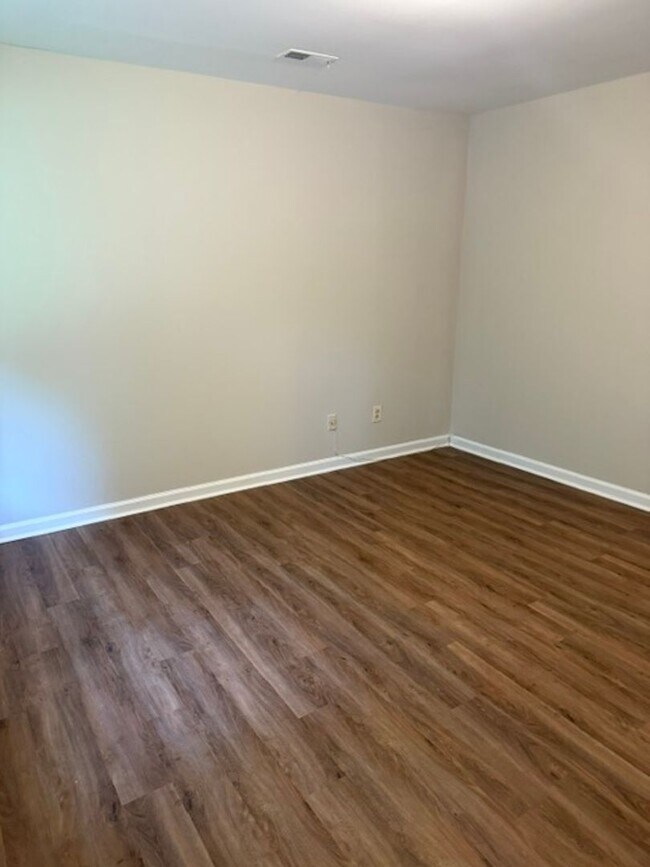 Building Photo - 6702 Woodthrush Dr