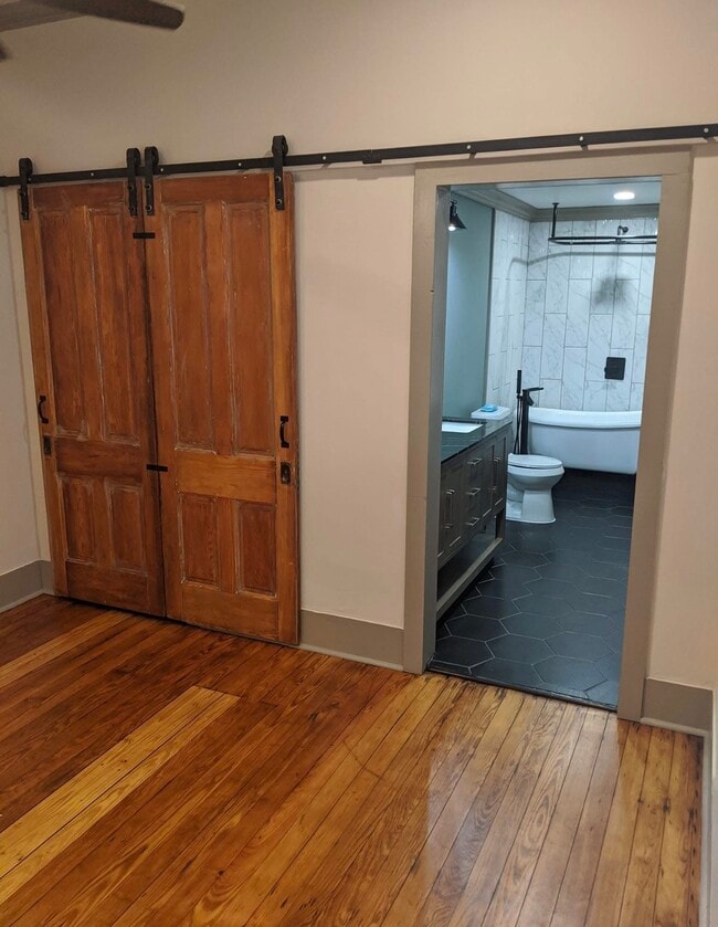 Building Photo - 407 2nd St