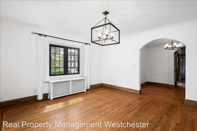 Building Photo - 5 br, 3.5 bath House - 156 Chittenden Avenue