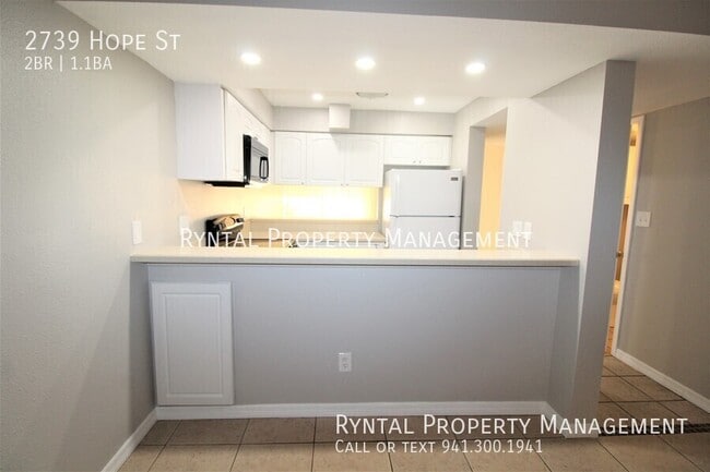 Building Photo - 2739 Hope St