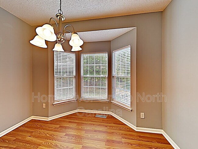 Building Photo - 9706 Ashburton Dr