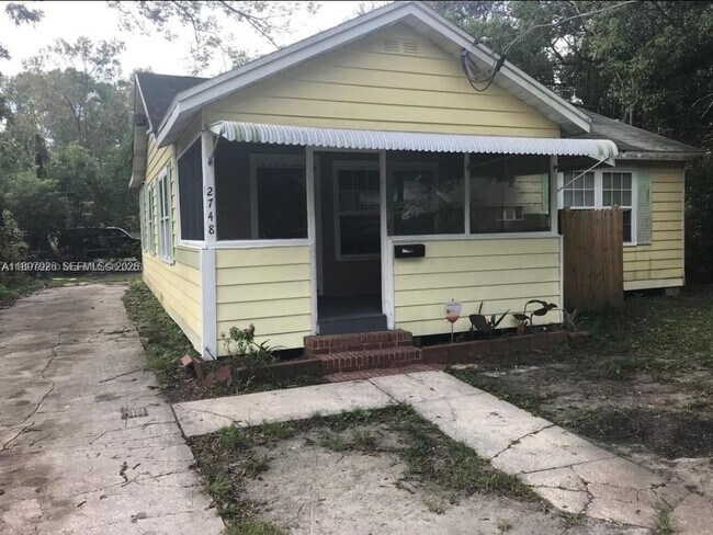 Building Photo - 2748 Broadway Ave