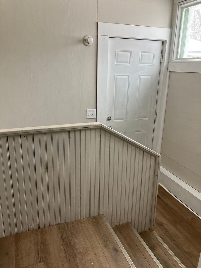 Building Photo - 624 2nd Ave