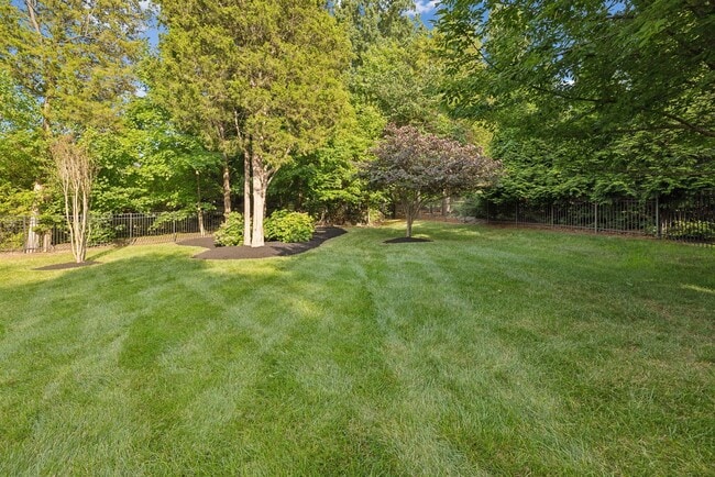 Building Photo - 3 Crooked Stick Ln