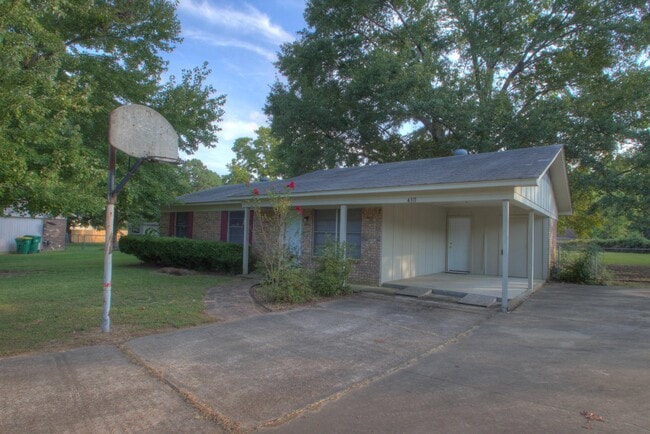 Building Photo - 4311 Marcell Cir W