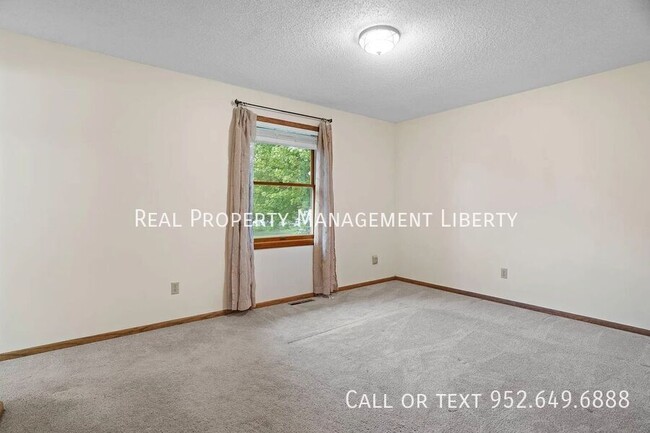 Building Photo - 1939 Murphy Ave