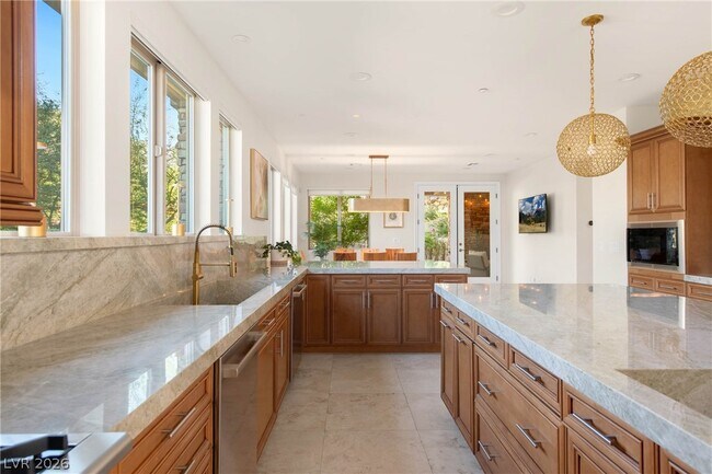 Building Photo - 1635 Liege Dr