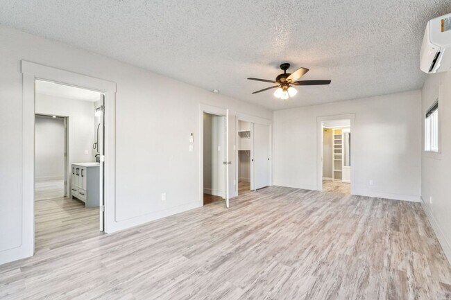 Building Photo - Home for rent with large backyard! 2306 Plum St