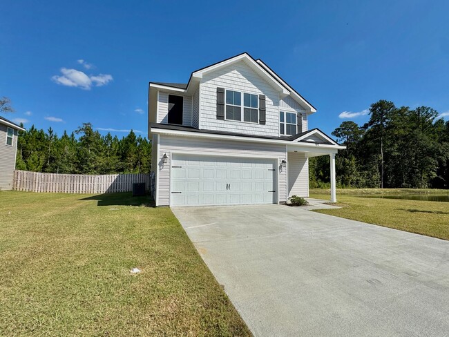 Building Photo - AVAILABLE OCTOBER 2025 [PET FRIENDLY]