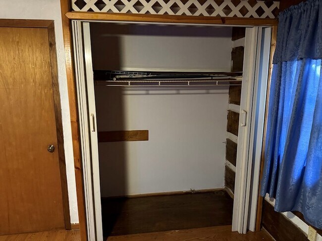 Building Photo - 523 Sundown Dr