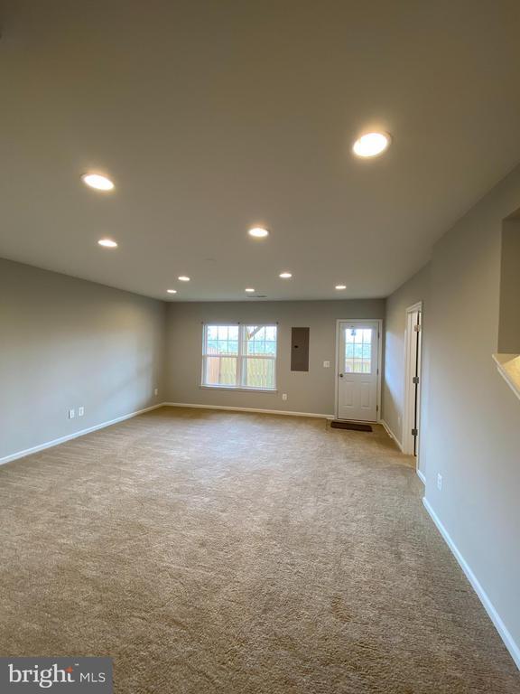 Building Photo - 112 Splendor Gdn Wy