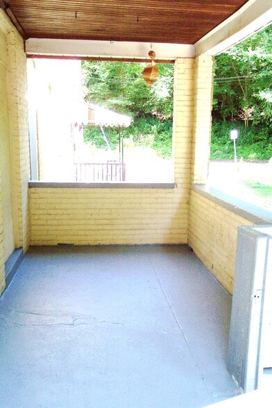 Building Photo - 49 Boundary St