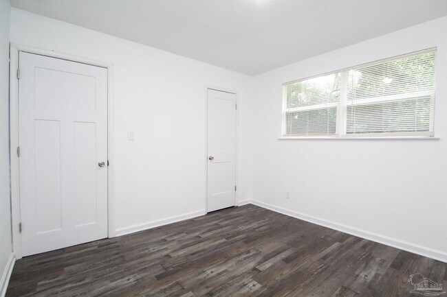 Building Photo - 150 E Ensley St