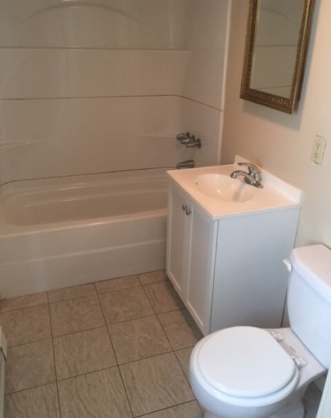 Bathroom 1 - 922 College Ave