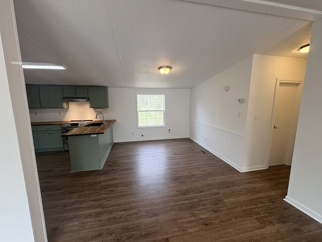 Building Photo - 3679 Rocky Glade Rd