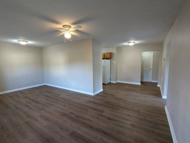 Building Photo - 115 Summerfield Rd