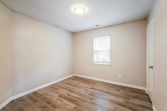 Building Photo - 13839 Poppleton Ct