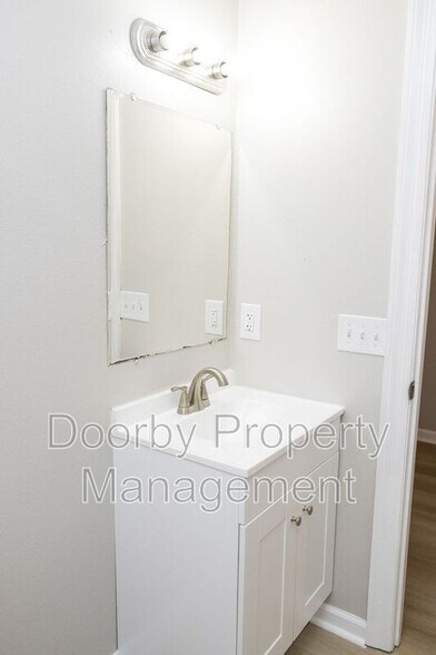 Building Photo - 3635 6th Ave