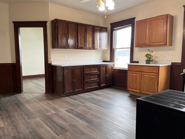 Building Photo - 209 Pilgrim Ave