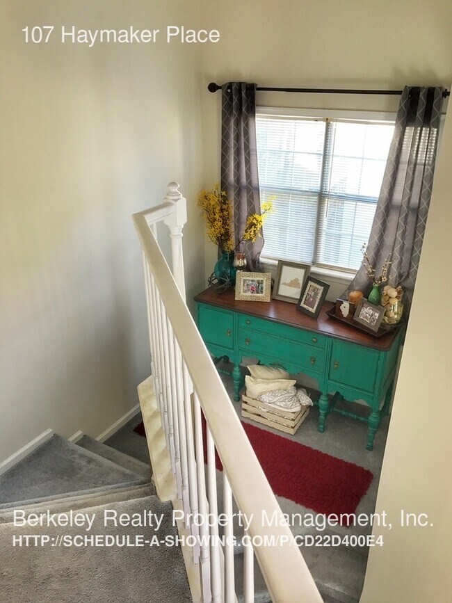 Building Photo - 107 Haymaker Place