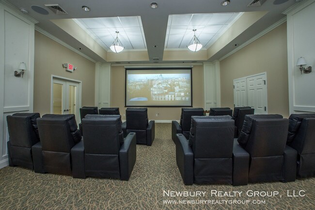 Building Photo - 530 N Main St