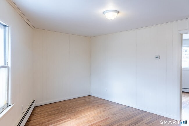 Building Photo - 84 Front St