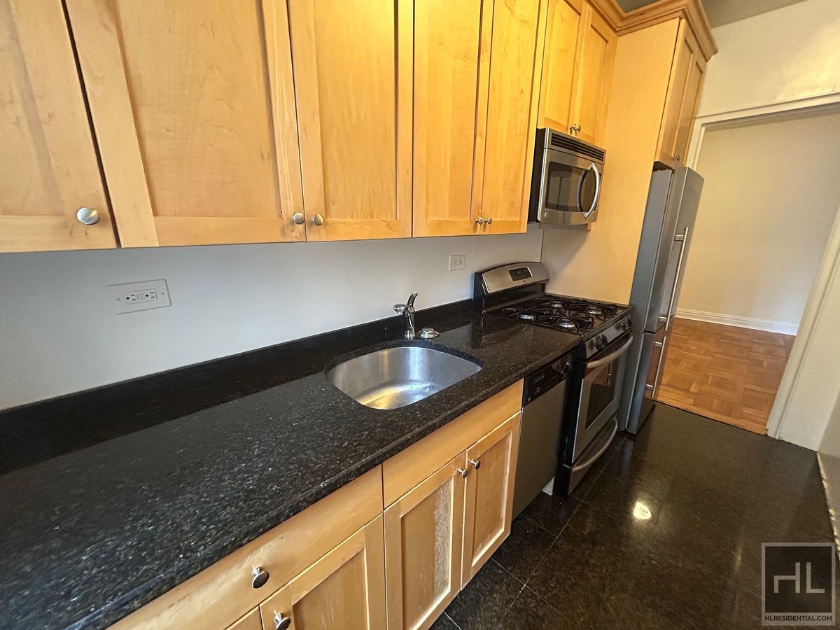 Building Photo - EAST 56 STREET