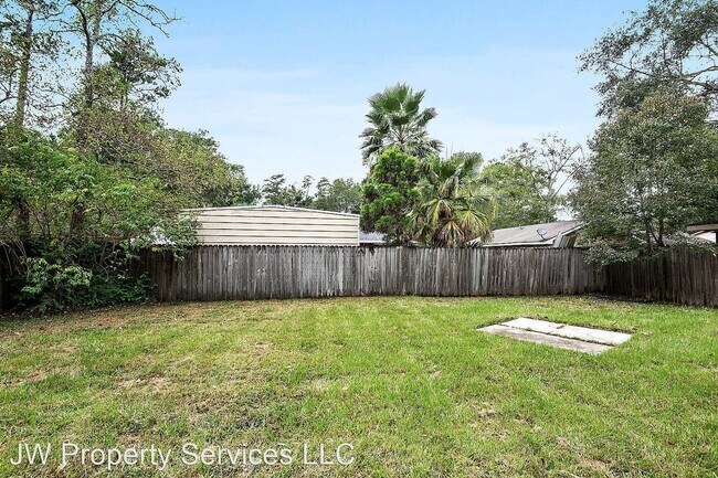 Building Photo - 3 br, 1 bath House - 845 Pine Street