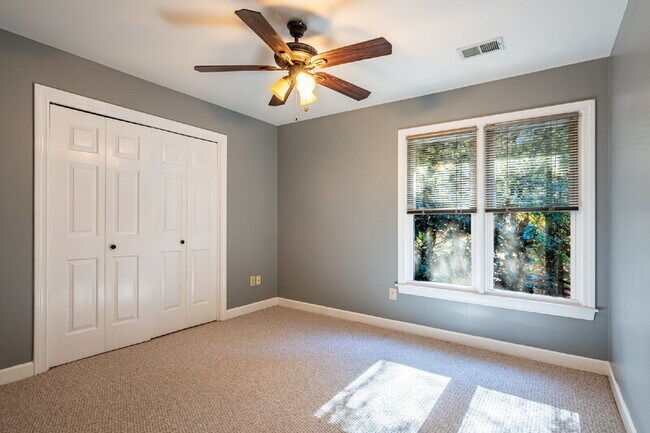 Building Photo - 3 Buckingham Ct