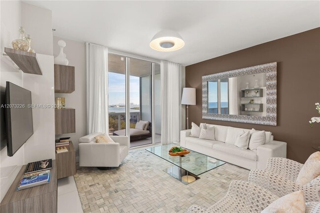 Building Photo - 15811 Collins Ave