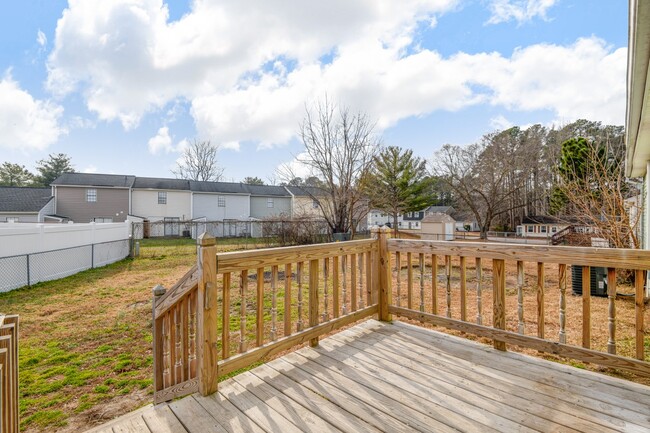 Building Photo - 4008 Gloucester Dr