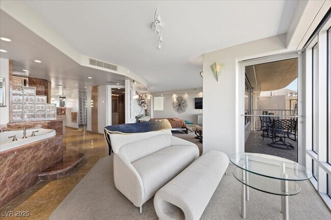 Building Photo - 3111 Bel Air Dr