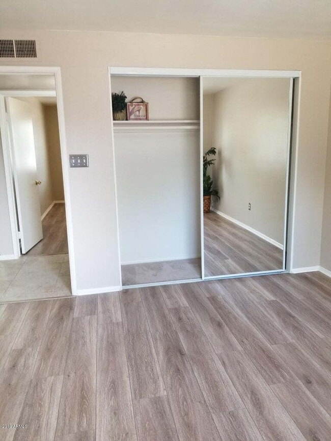 Building Photo - Bright and Airy PV Home