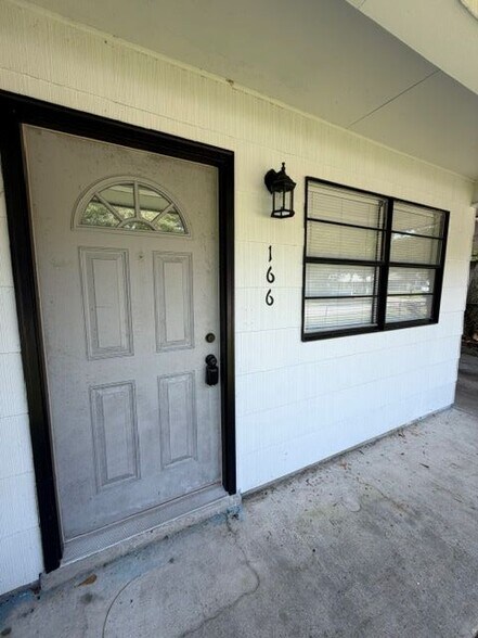 Building Photo - 166 Linda Cir