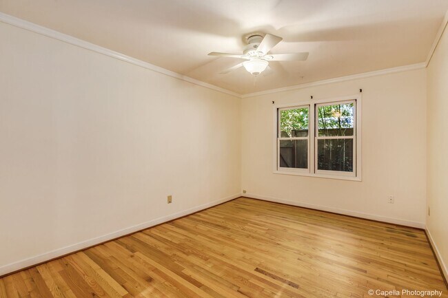 Building Photo - Beautiful 3B/2B First Addition Area in Lake Oswego