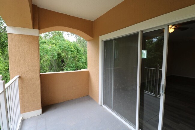 Building Photo - 560 Florida Club Blvd