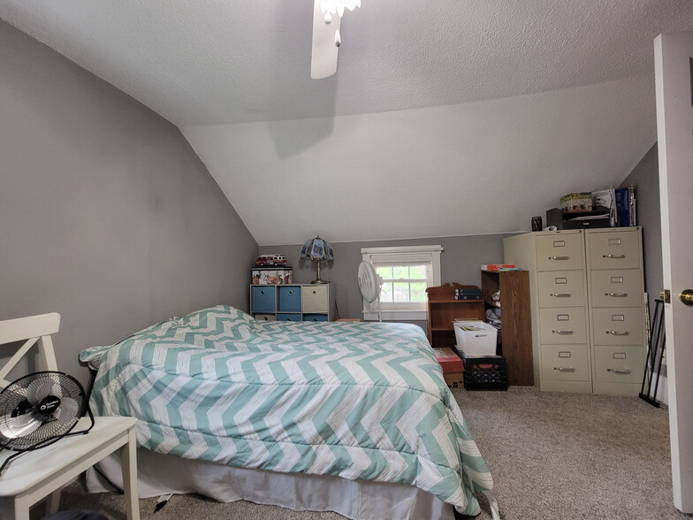 Building Photo - 557 Pitney Rd